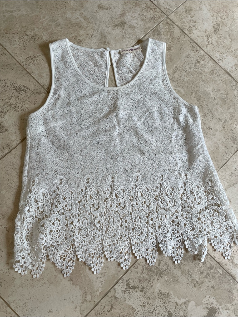 Altar'd State White Lace Hem Sleeveless Camisole
